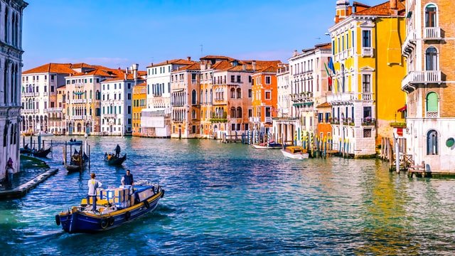 Canais de Veneza na Itália: profundidade.
