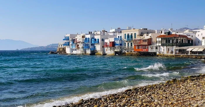 O pitoresco bairro de Little Venice está localizado entre Kastro e Skarpa, na cidade de Mykonos.