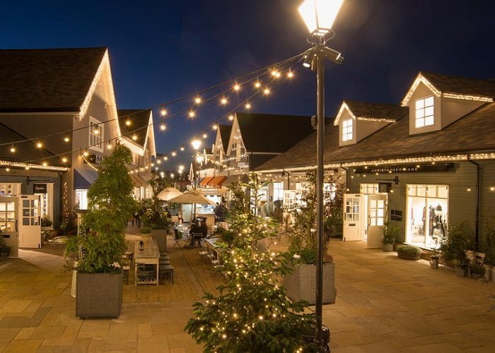 Bicester Village, outlet na Inglaterra, Reino Unido.