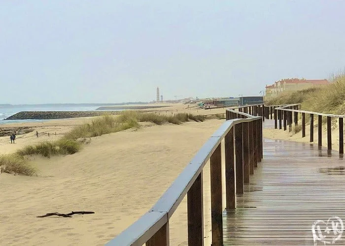 Costa Nova Portugal, Farol de Aveiro na Praia da Barra, perto de Costa Nova.