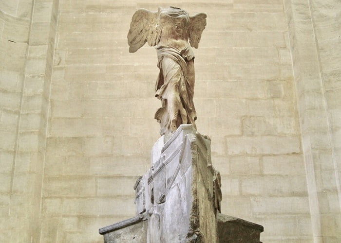 A Vitória da Samotrácia que hoje adorna o Louvre.
