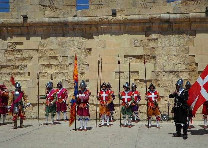 A Ordem de Malta ou Cavaleiros Hospitalários.