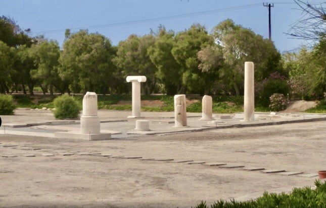 O santuário de Dionísio na antiga cidade de Yria, perto da chora de Naxos, ilha grega