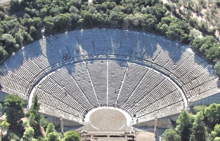 Arquitetura grega: antigo teatro de Epidauro.