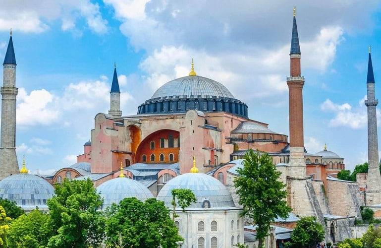 Arquitetura Bizantina: Hagia Sophia, Istambul