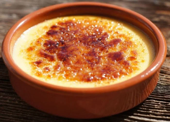 Comidas típicas da Espanha: Crema Catalana.