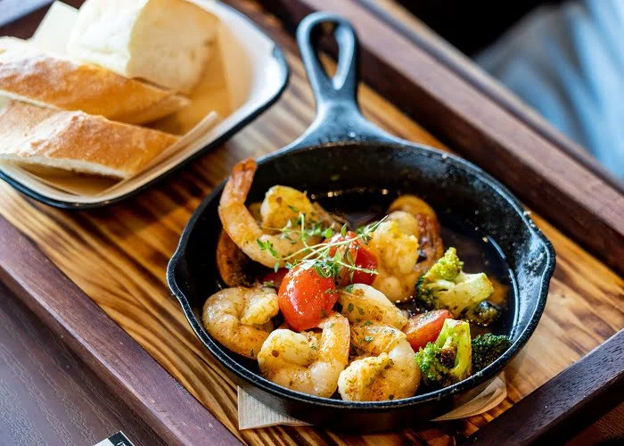 Comidas Típicas da Espanha: Gambas al ajillo.