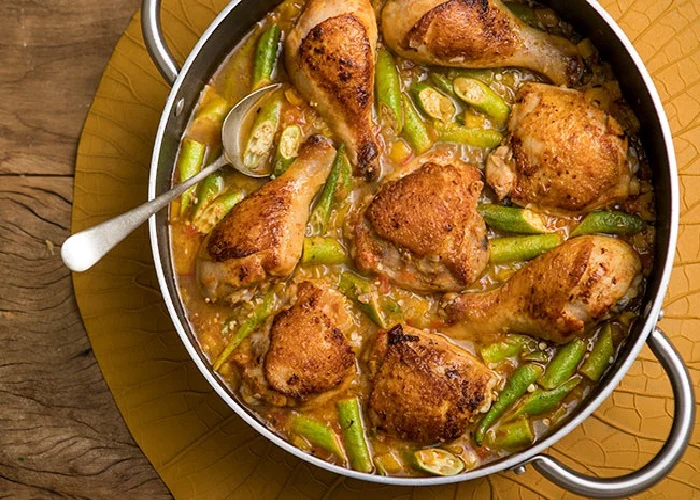 Comidas Típicas de Minas Gerais: Frango com Quiabo.