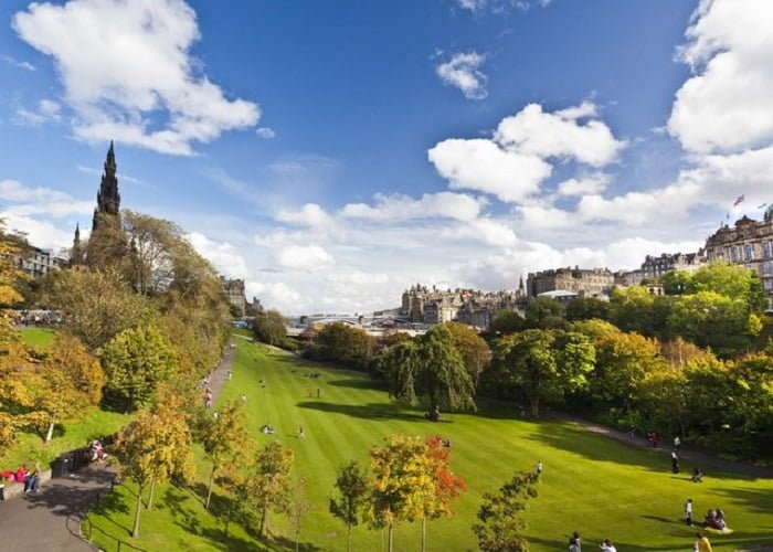 O que fazer em Edimburgo na Escócia: visitar os parques.