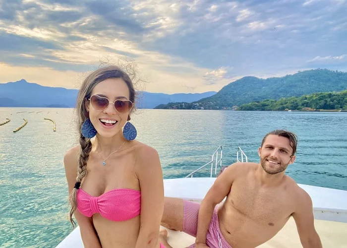 Praia da Piedade em Angra dos Reis, a antiga Ilha de Caras. Passeio de Barco privativo em Angra dos Reis.