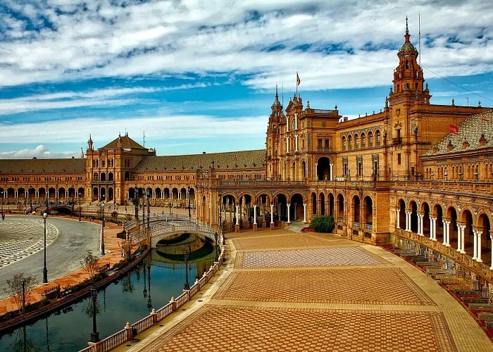 Pontos turísticos Espanha: Plaza de España em Sevilha, Andaluzia.
