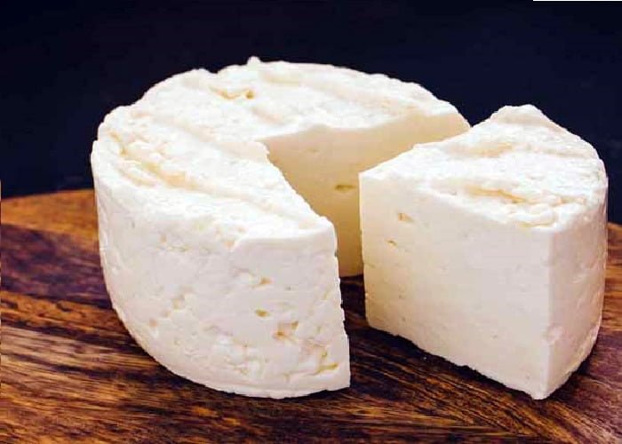 Qual queijo substitui o feta: Cotija.