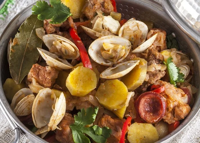 Comidas típicas de Portugal: Cataplana de amêijoas.