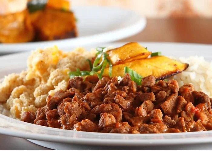 Comidas típicas do Rio de Janeiro: Picadinho.