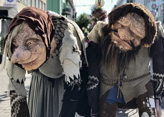 Lendas de Natal: Bruxa do natal, Gyrla.