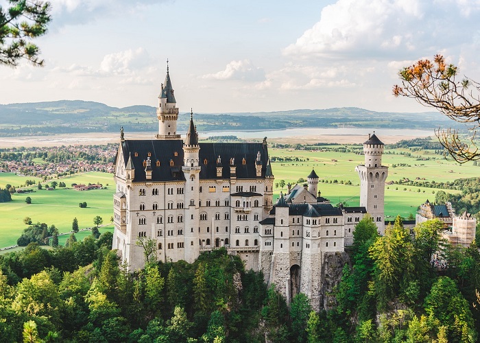 O Castelo da Cinderela na Alemanha é o castelo mais famoso da Europa.