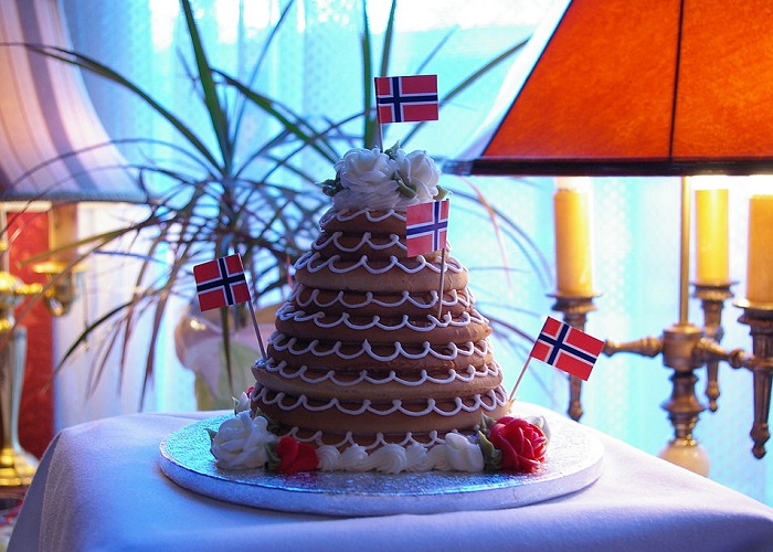 Comidas típicas da Noruega: Kransekake.