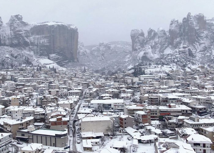 Neve na Grécia: Kalambaka, Meteora.