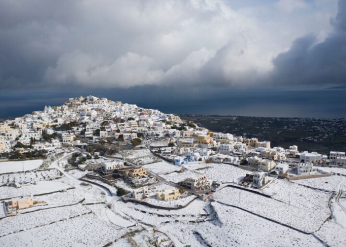 Neve na Grécia: Santorini.