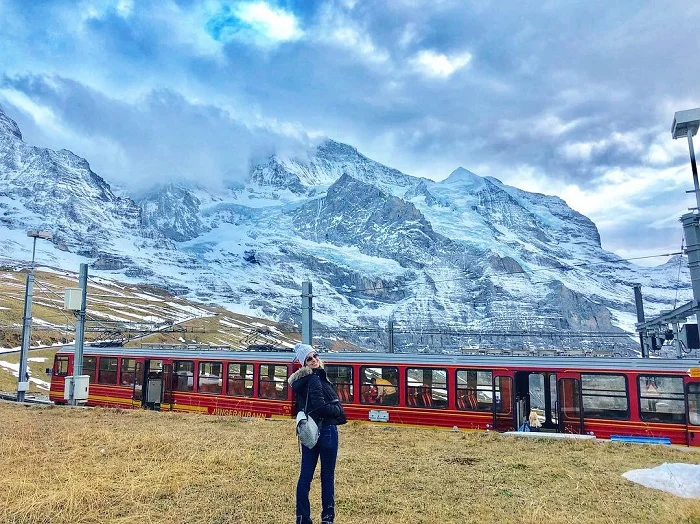 Países perto de Paris para ir de trem: Suíça.