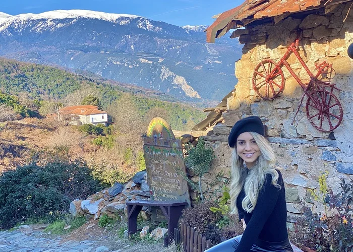 Palaios Panteleimonas: Vista dos picos nevados das montanhas do Olimpo.