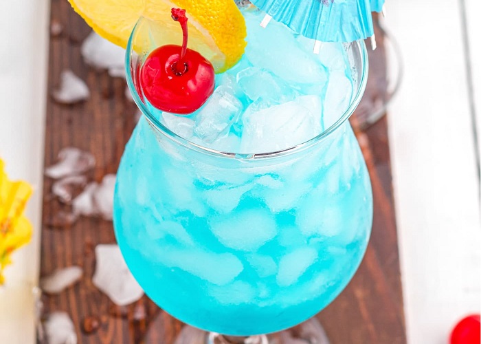 Drinks Coloridos para festa: Blue Lagoon.