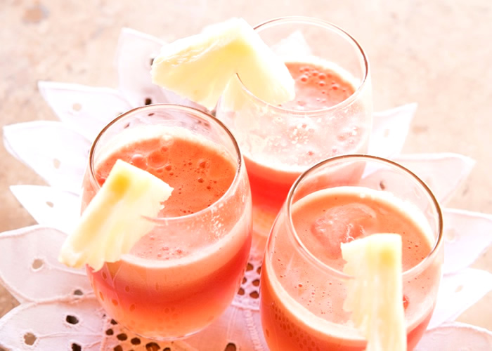 Drinks coloridos para festa: Pink Lady grapefruit.