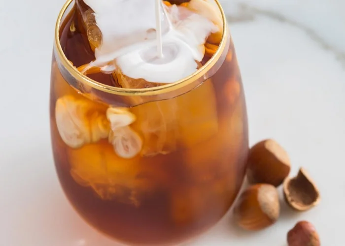 Drinks com Café: Hazelnut coffee Cocktail.