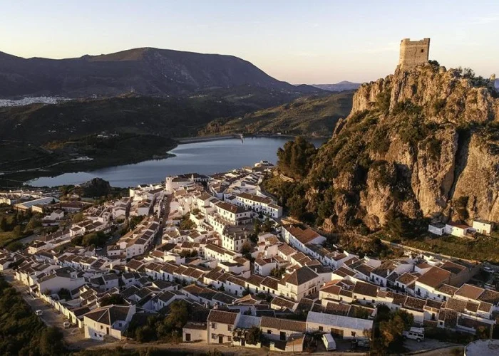 Pueblos Blancos: Zahara de la Sierra