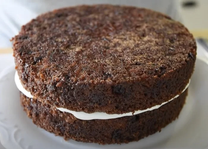 Receita de bolo de cenoura molhadinho no forno.