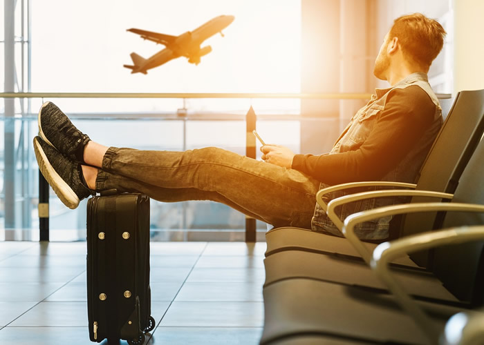 dicas para quem vai viajar de avião pela primeira vez: chegue com antecedência.