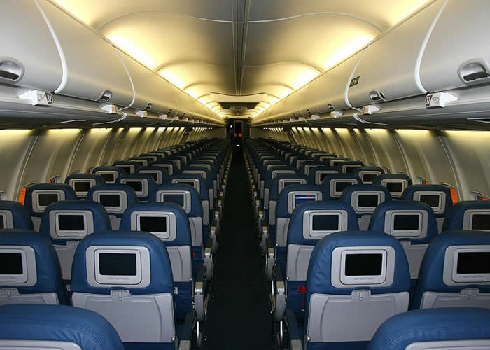 dicas para quem vai viajar de avião pela primeira vez: marque os assentos.