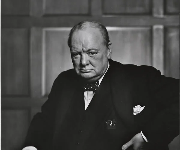 Famosos que têm dislexia: Winston Churchill.