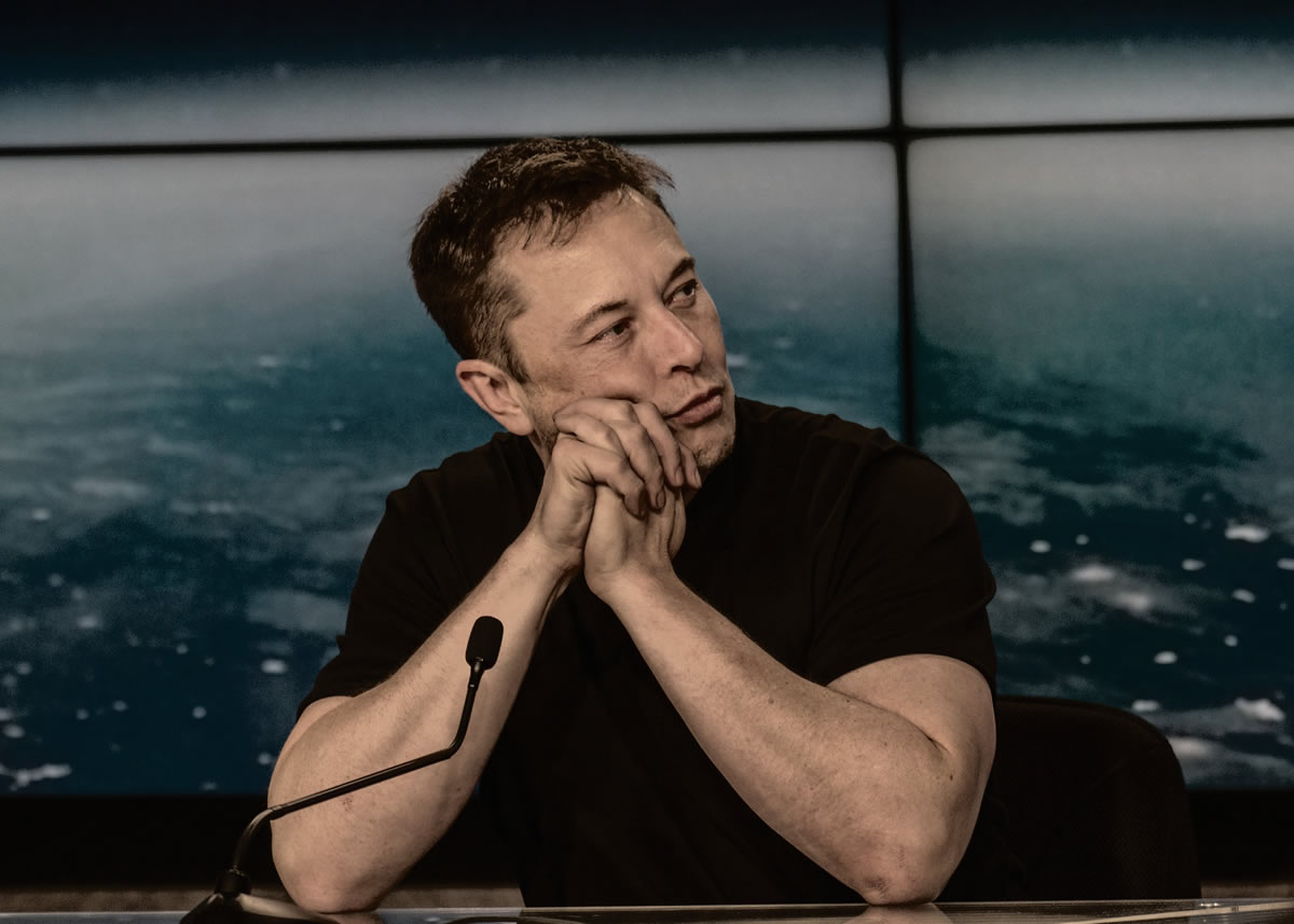 Quais famosos têm autismo: Elon Musk.