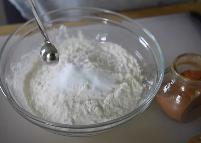 Receita de bolo de cenoura molhadinho.