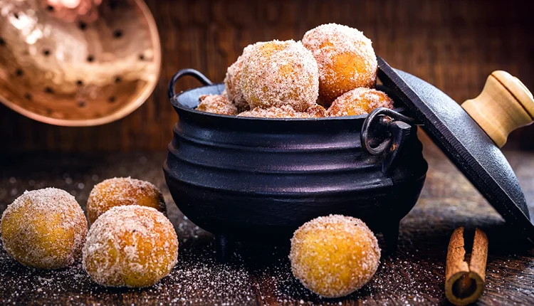 Bolinho de Chuva Gostoso, Fácil e Crocante: Não Erre Mais No Ponto!