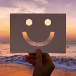 Como ser feliz mesmo com problemas? Veja 6 atitudes para uma vida plena!