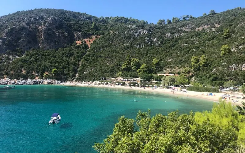 Praias de Skopelos: Limnonari.