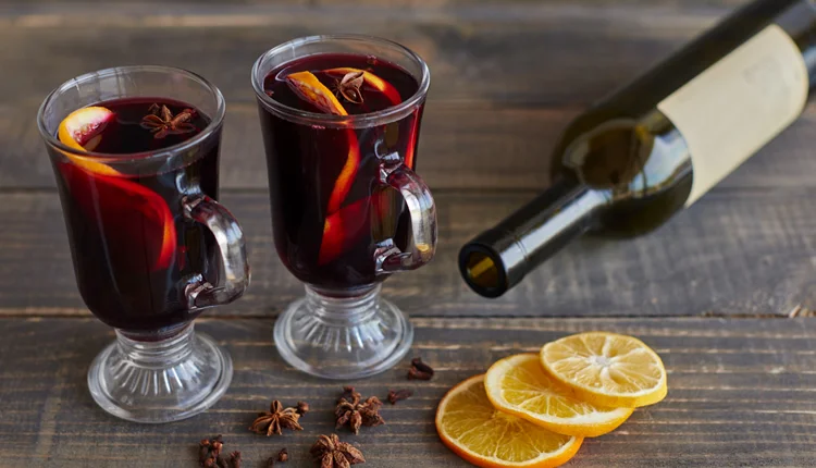 Vinho quente simples: barman gringo ensina receita fácil e rápida