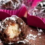 Bombom de Leite Ninho com Chocolate: tudo o que você precisa em um só doce!
