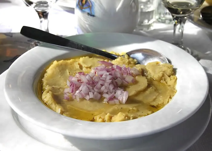 Comida típica de Santorini: Fava.