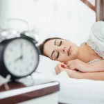 Dormir antes de meia-noite – Um hábito a seguir ou é apenas um mito? Confira!