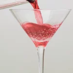 Cosmopolitan:  Barman Gringo te ensina a fazer o Drink de Sex and the City!