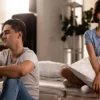 Sinais que um homem não quer uma relação.