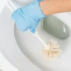 Limpeza do vvaso sanitário.