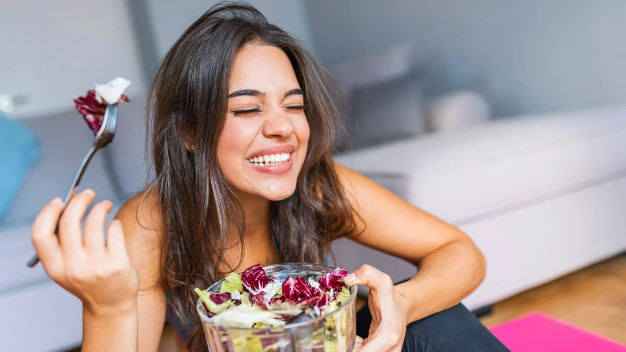 2 saladas detox deliciosas para te mostrar que dieta não precisa ser chata