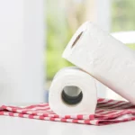 9 utilidades incríveis do papel toalha que vão além da limpeza e você nem imagina