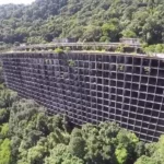 Hotel abandonado vira atração turística muito procurada no Brasil