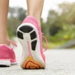 Caminhar 10 mil passos por dia para ter saúde é mito? Descubra o número certo