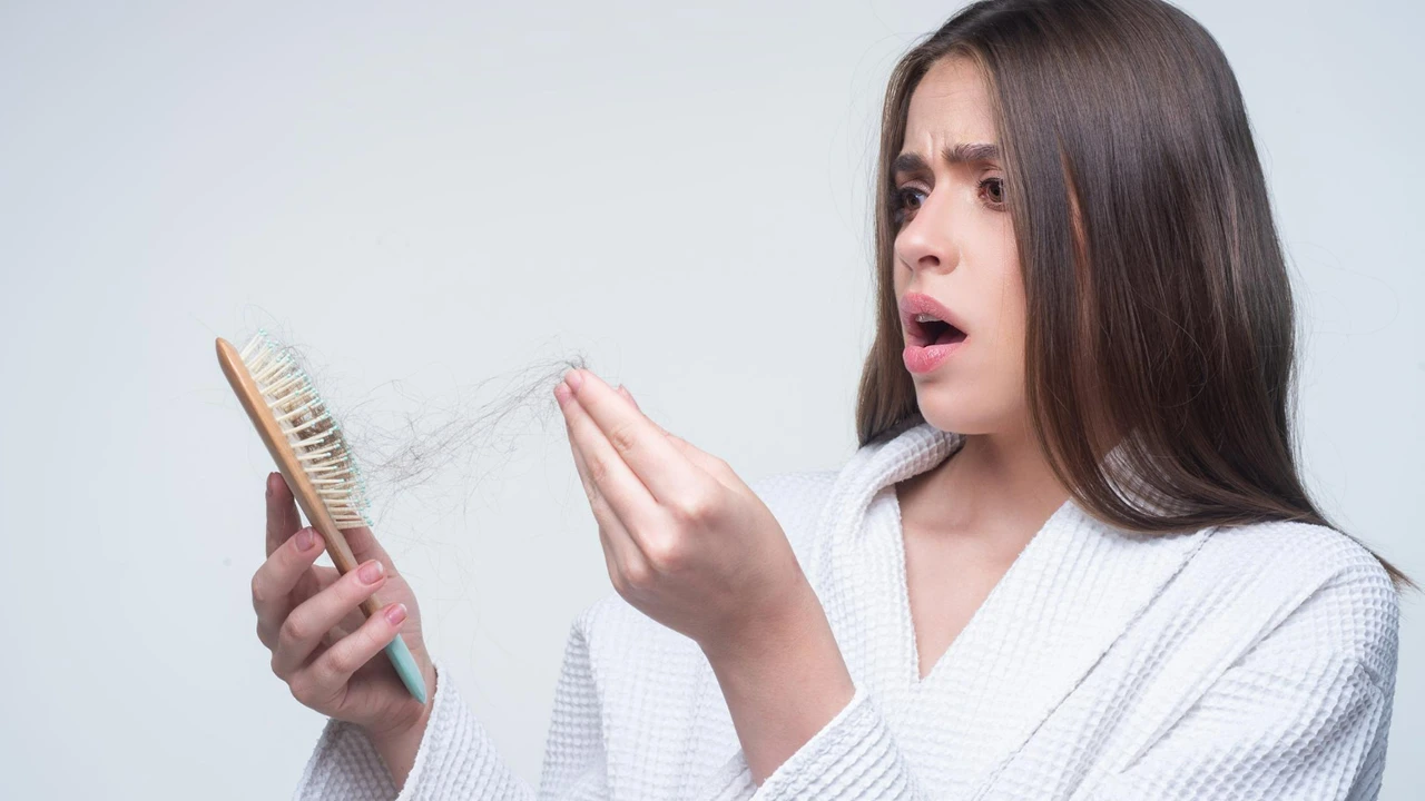 5 melhores óleos capilares eficazes contra a queda de cabelo